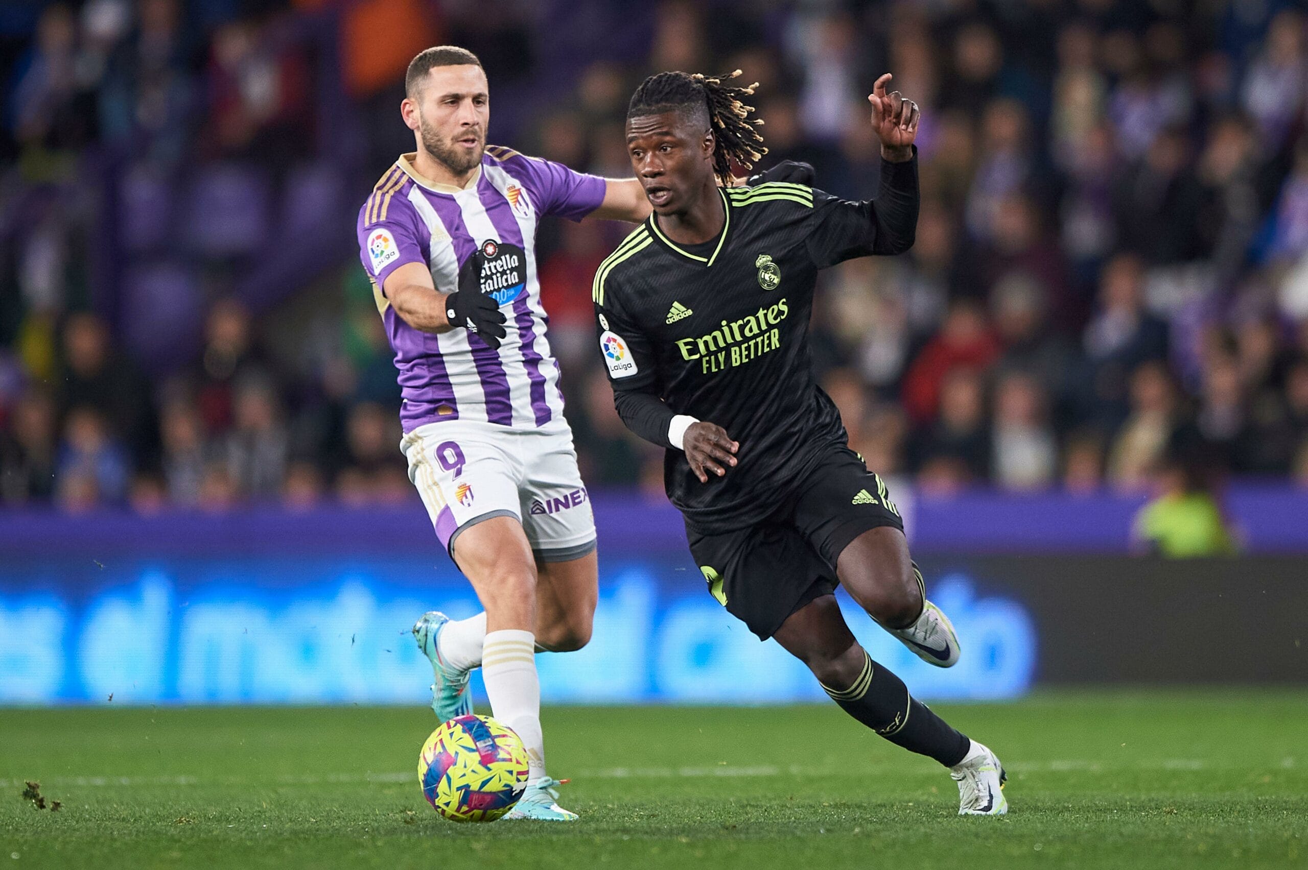 Eduardo Camavinga del Real Madrid CF durante el partido de La Liga Santander entre el Real Valladolid CF y el Real Madrid CF en el estadio José Zorrilla en Decem